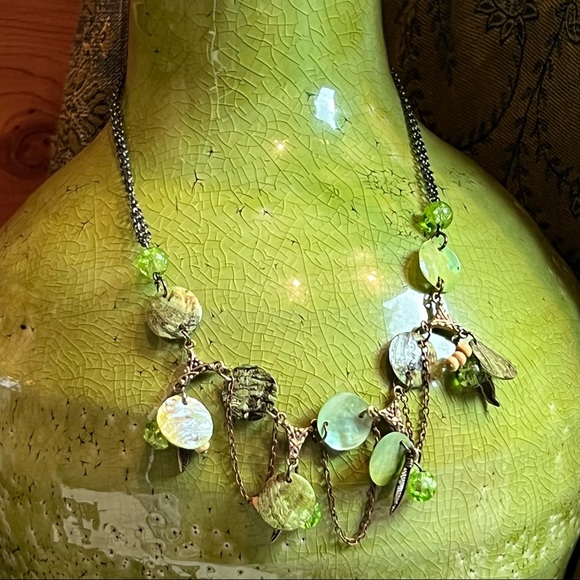 Green Shell Necklace - Picture 9 of 12